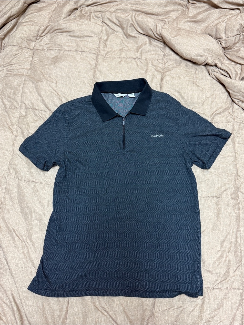 XL Calvin Klein Men's Dark Grey Zip-Front Polo with Black Collar Like New